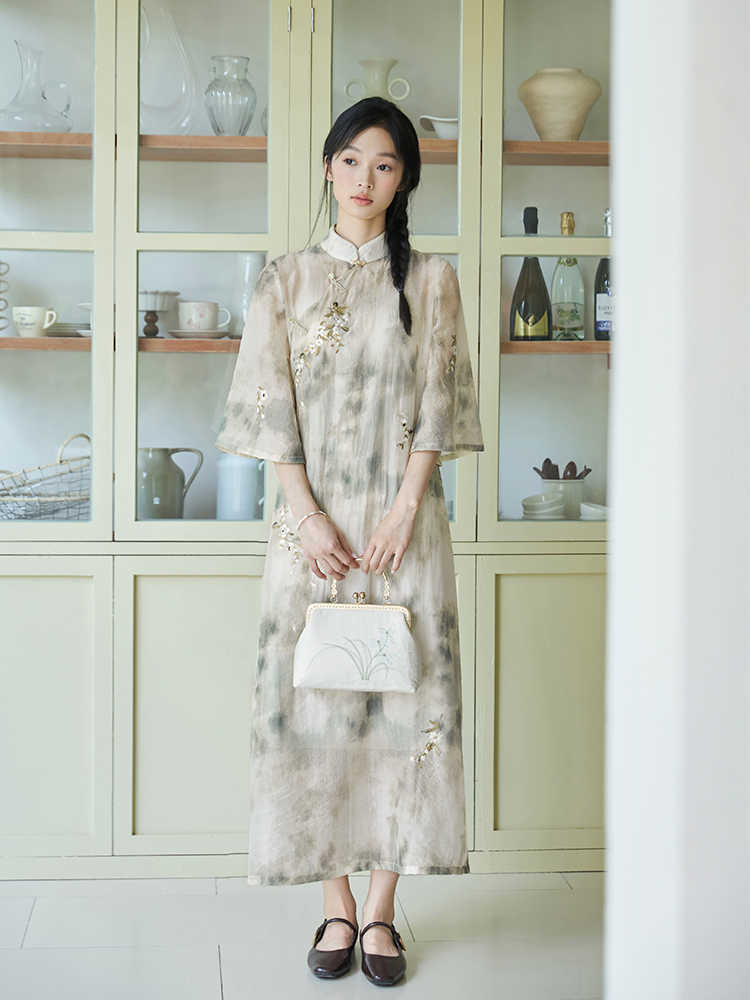 Alina Fascinating Qipao Cheongsam