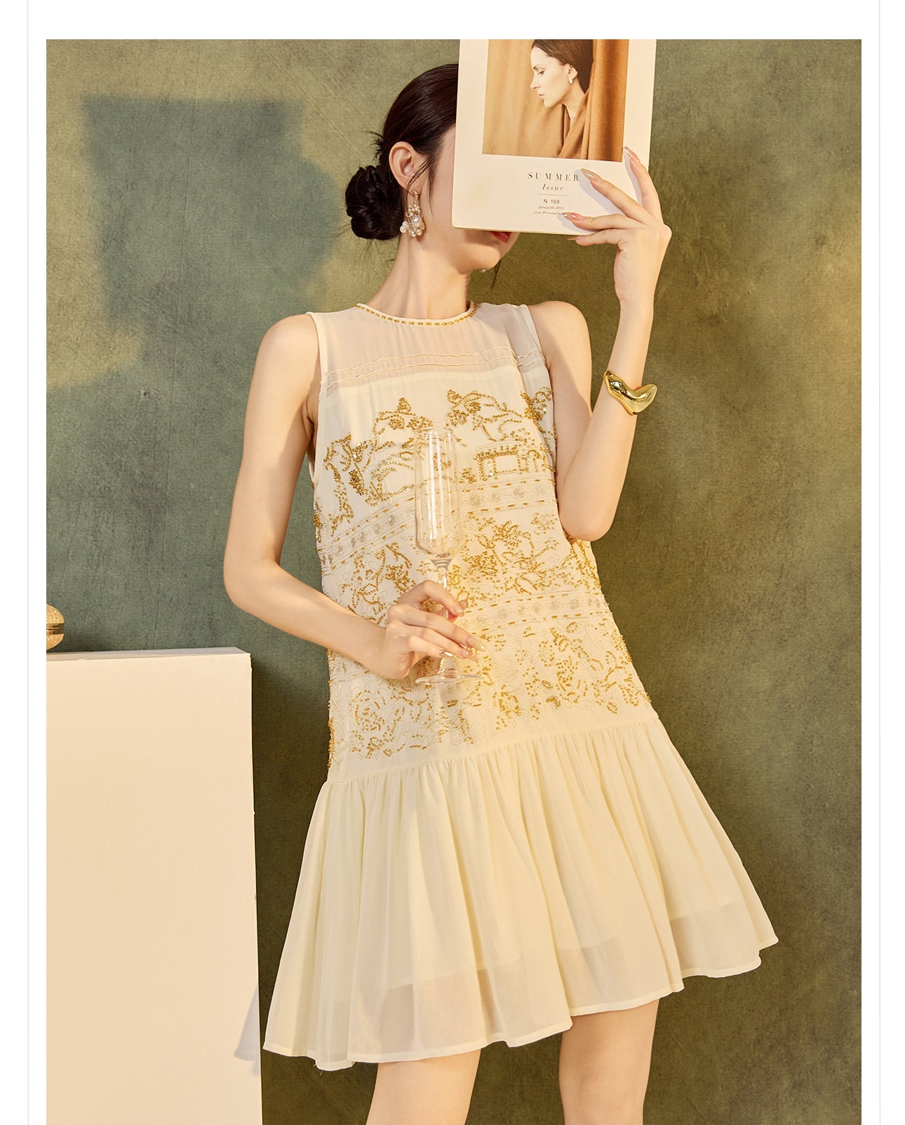Demi Blooming Embroidery Qipao Cheongsam
