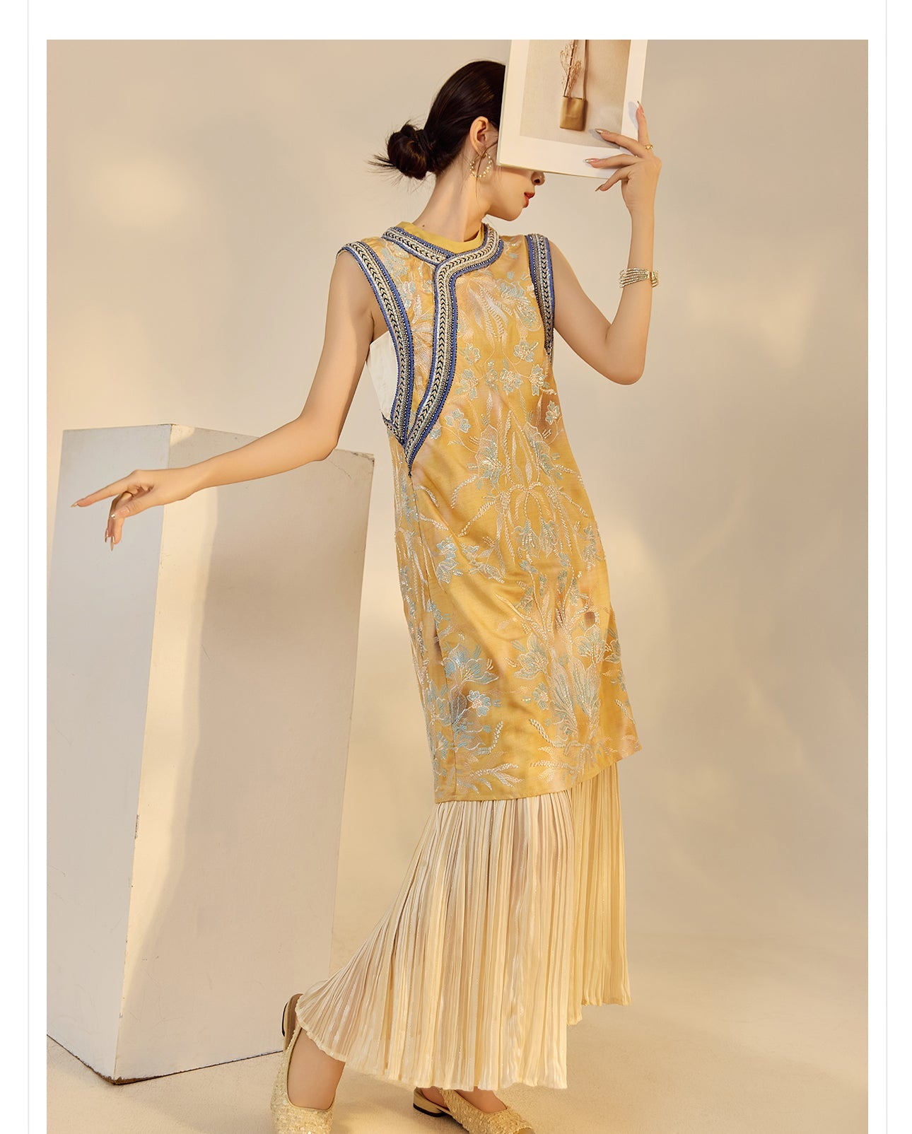 Octavia Captivating Embroidery Qipao Cheongsam