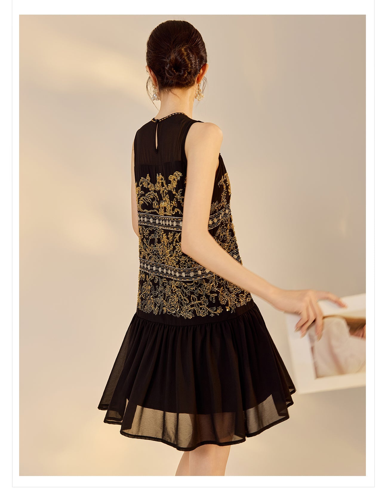 Demi Blooming Embroidery Qipao Cheongsam