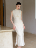 Octave Embossed Apricot Slim-Fit Cheongsam