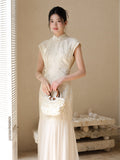 Qing Nectarine Embroidered Mermaid Cheongsam