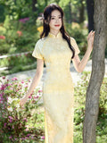 Sebastiana Light Yellow Slim-Fit Cheongsam