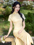 Sebastiana Light Yellow Slim-Fit Cheongsam