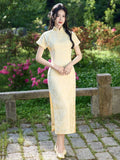 Sebastiana Light Yellow Slim-Fit Cheongsam